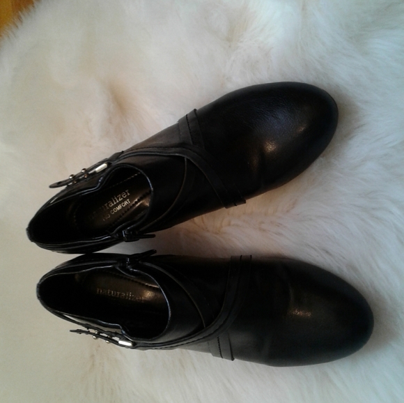 Naturalizer Black Zip Ankle Booties - Picture 2 of 5